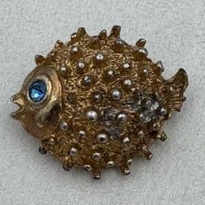 Vintage Castlecliff‎ Puffer Fish Brooch Blue Rhinestone Eye Figural Pin